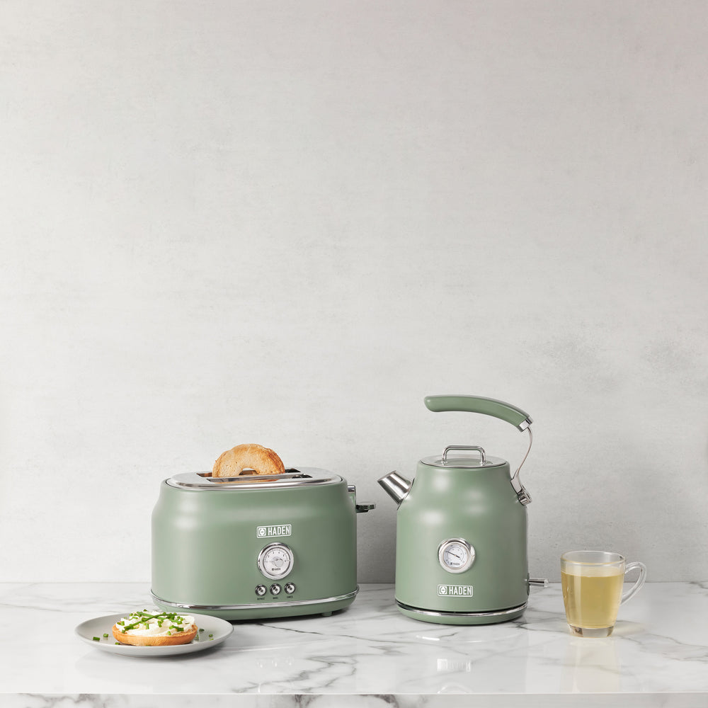 Dorset Electric Kettle, Cedar Green & Chrome - 75171